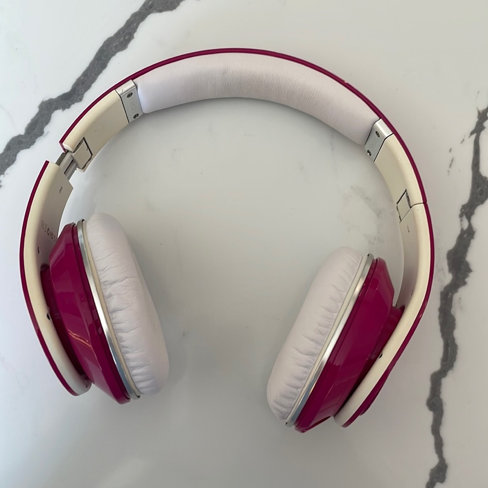 Beats by Dr. Dre Studio Wired Monster Over the Ear Headphones pink and White!